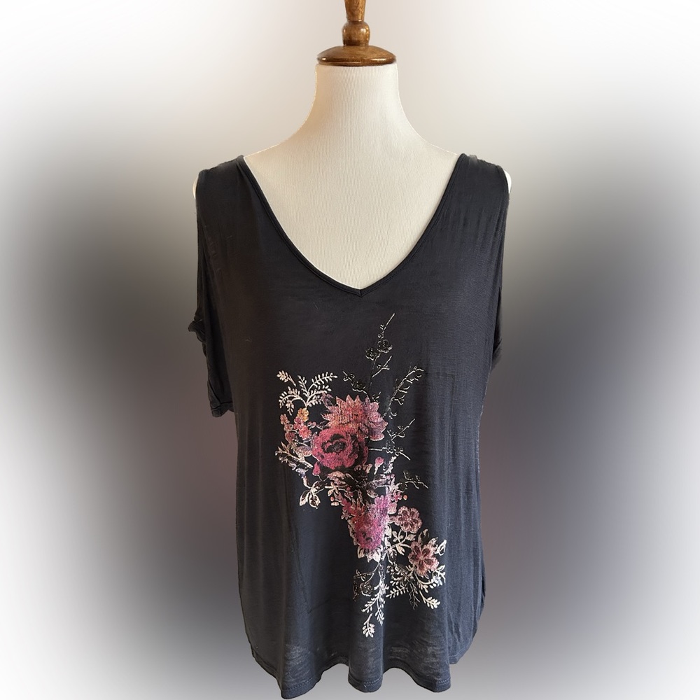 Jessica Simpson cold shoulder top